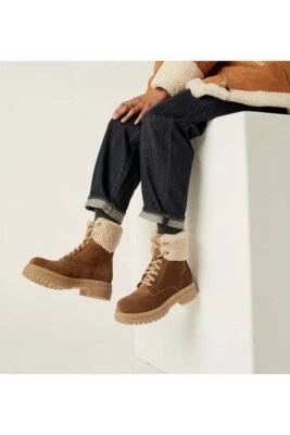 Botas de piel de oveja La Canadienne Victor Combat impermeables italianas de gamuza aceitada $585 Foto 1 de 4