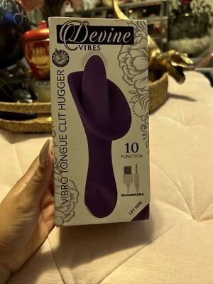 Abraçador de clitóris língua vibro Devine Vibes - roxo - Imagem 1 de 4