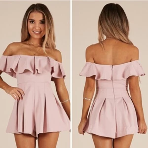Showpo. NWT Contain My Love Playsuit in Blush Ruffle Women Size Size 8 - Foto 1 di 8