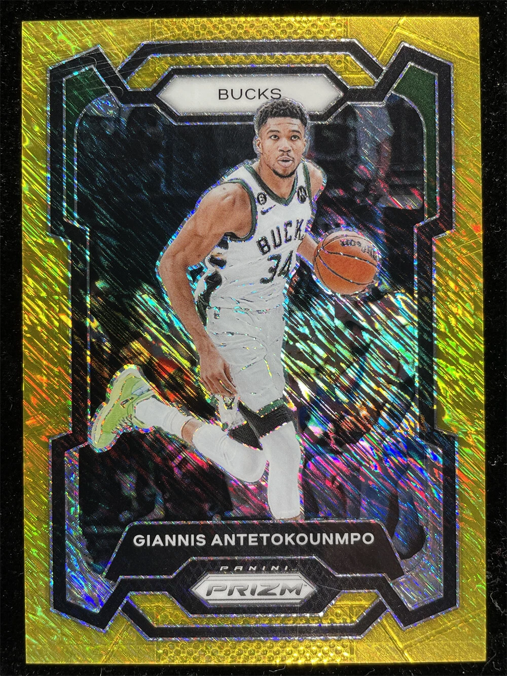 2023-24  Panini Prizm Giannis Antetokounmpo #103 Gold Shimmer Prizm SSP 6/10