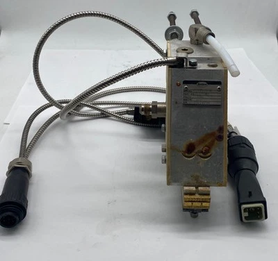 Cabezal aplicador de fusión en caliente Nordson 9006761 UM25XX01-MXVIN  Foto 1 de 4