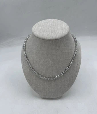 Collar de diamantes de plata Foto 1 de 4