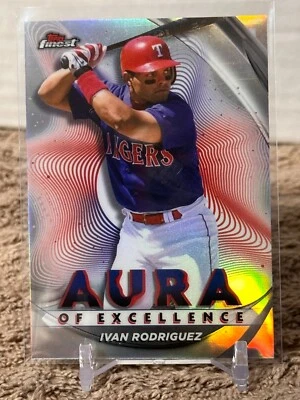 2022 Topps Finest Ivan Rodriguez Rangers Aura of Excellence Refractor #AE-IR - Image 1 of 2