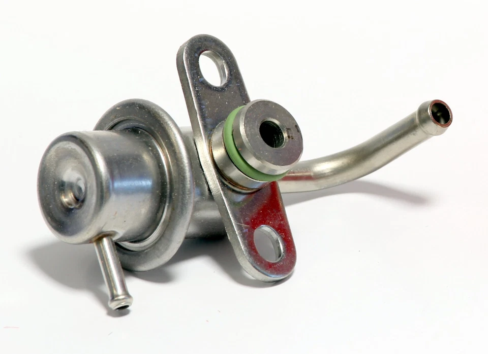 DS11192 fuel pressure regulator for MITSUBISHI MIRAGE DODGE EAGLE MD179023 - Image 1 of 1