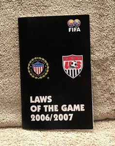 2006 soccer book - Laws of the game 2006/07 - Imagen 1 de 6