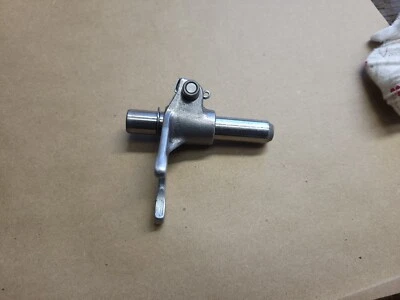 Yamaha LT2 100 1972 cambio central horquilla palanca de cambios LT2M brazo de pasador HT Foto 1 de 4