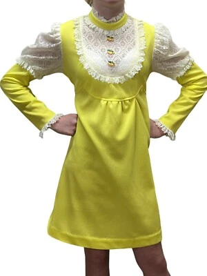 M 复古 70 年代 Mod 迷你礼服羊肉袖滑板车花边多莉围兜黄色娃娃 — 第 1/4 张图片