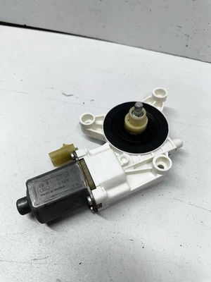 2011-2014 Chrysler 200 Sedan Window Motor PASSENGER REAR  Side Right RH OEM T31 - Image 1 of 4