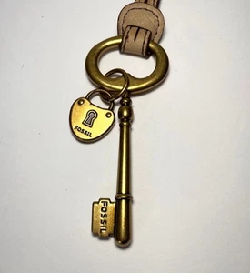 Bolso de repuesto con llave y cerradura esqueleto tono latón fósil encanto-correa de cuero beige - Imagen 1 de 5
