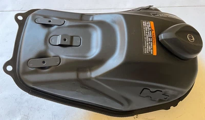 OEM Yamaha WR250R WR 250 Gas Tank With Fuel Pump 2017 No Key Dual Sport Street - Image 1 of 4