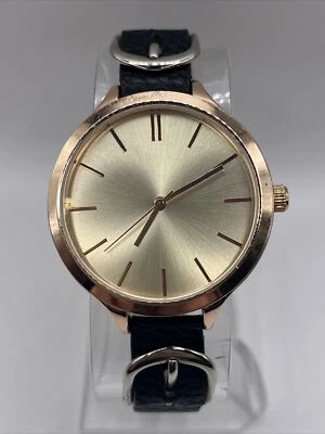 Reloj de cuarzo para mujer A New Day caja oro rosa correa negra - batería nueva Foto 1 de 4