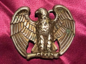 Hebilla de cinturón de metal American Eagle 1982 vintage Avon 2,5" x 2" 2 oz para mujer - Imagen 1 de 3