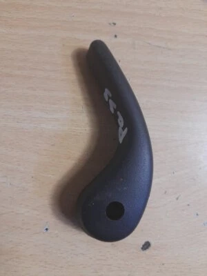 CHRYSLER VOYAGER 04-08 SEAT ADJUSTER RECLINE LEVER FRONT PASSENGER SIDE 4477472 - Image 1 of 3