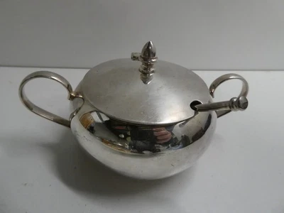 ВИНТАЖНЫЙ КРЕСТОНОСЕЦ ПОСЕРЕБРЕННЫЙ EPNS С КРЫШКОЙ 2 РУЧКИ САХАРНИЦА И ЛОЖКА - Изображение 1 из 4