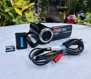 Sony Handycam HDR-CX250E AVC HD 55 X Zoom 8.9MP New Battery Tested & Working - Picture 1 of 20