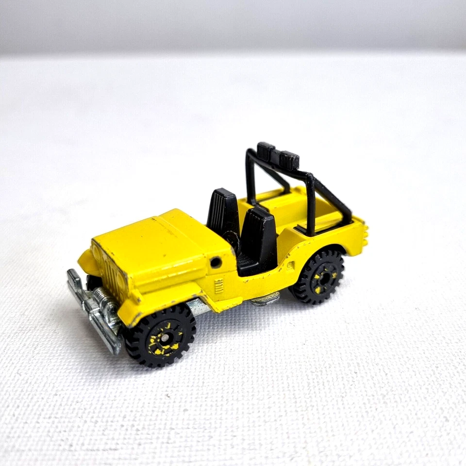 Tomica Nº 25 Mitsubishi H-J58 amarillo diecast jeep Tomy PUBLICACIÓN GRATUITA Foto 1 de 4