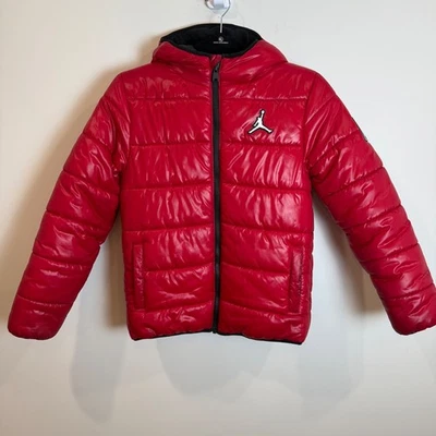 Chaqueta Jordan Puffer Roja Juvenil Grande Con Capucha Cremallera Baloncesto Foto 1 de 4