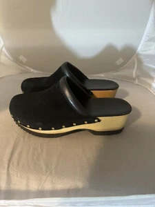 M. Gemi Damen Greta schwarze Wildleder Holz Clogs (Größe EU 39,5 / US 8,5) - Bild 1 von 12