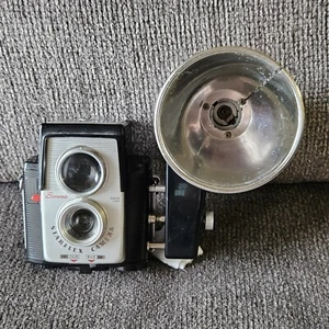 Vintage Kodak Brownie Reflex 20 Camera w/ Kodalite Midget Flash Holder Working - Bild 1 von 11