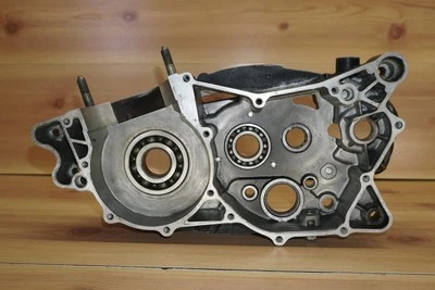 1977 Yamaha IT400 IT 400 правый двигатель центральный картер картер кривошипа 1W6 - Изображение 1 из 4