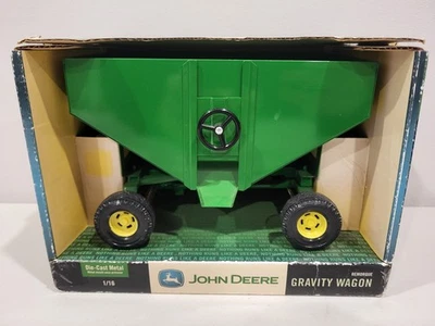 John Deere Gravity Wagon ERTL 1/16 Model #5061N Die-Cast Metal 2006 NEW in Box - Image 1 of 4
