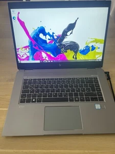 Stacja robocza HP ZBook Studio 15 G5 I7-8750H 16 GB RAM 480 GB SSD UHD 4K Wyświetlacz - Zdjęcie 1 z 2