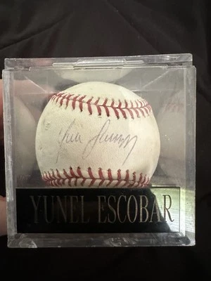 Autógrafo de béisbol firmado por Yunel Escobar de los Atlanta Braves JSA Foto 1 de 2
