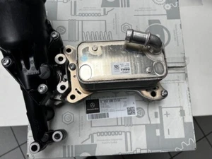 Original Mercedes-Benz Set Ölfiltergehäuse Kühlmittelmodul M651 A6511801310 - Bild 1 von 2
