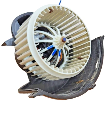 2003-2010 VW Touareg Cayenne HVAC Blower Motor Assembly VW3126107 OEM - Image 1 of 4