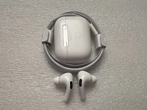 Genuine Apple AirPods Pro 1st Gen. Earbuds Headset Wireless Charging Case - Picture 1 of 3