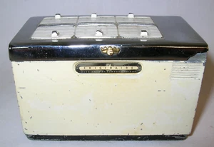 #148 – 1940s General Motors – FRIGIDAIRE – CHEST FREEZER Trinket Box Advertising - Picture 1 of 12