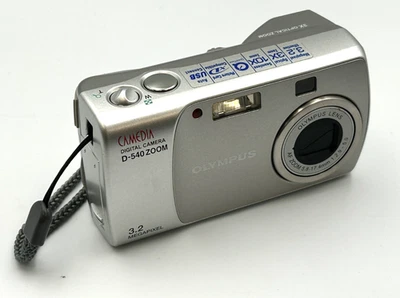 Olympus Camedia D-540 Zoom Digital Camera 3.2 MP 3X Optical Zoom Silver refCP - Image 1 of 4