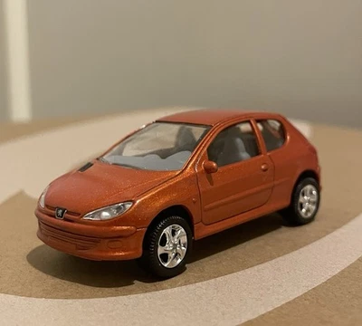 Modellino Norev Peugeot 206 Arancione 3 inches 1/64 1:64 Macchina IN Stato - Immagine 1 di 4