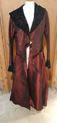 FATO RENASCENTISTA FEITO À MÃO  - Imagem 1 de 4