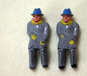 Manoil BARCLAY LEAD TOY Figura Hombre sentado en vestido de invierno Escala HO Ferrocarril - Imagen 1 de 2