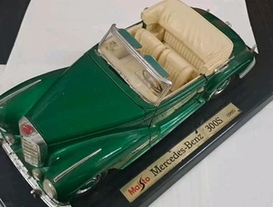 Coche modelo Maisto escala 1/18 806B - Mercedes Benz 300S 1955 - verde - Imagen 1 de 13