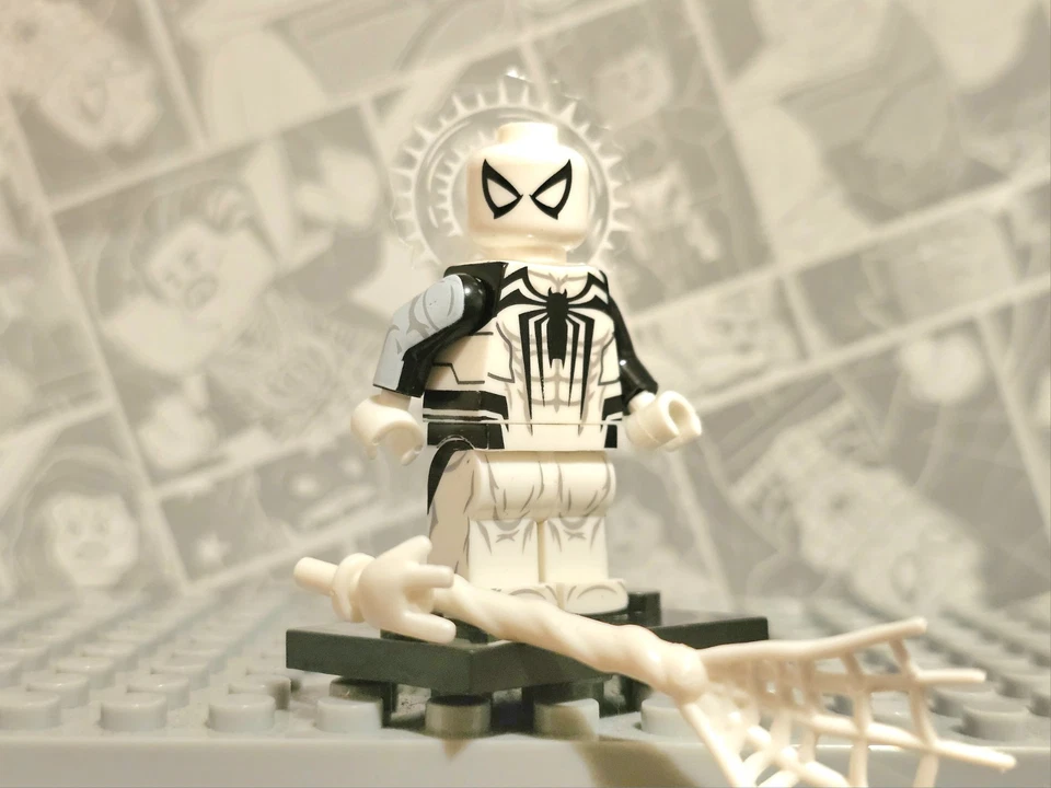 LEGO Marvel Superheroes Antivenom Spiderman Minifigure - Image 1 of 4