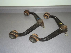 Set Factory Front Upper Control Arms 2011-2016 Chevy Silverado Truck 2500 3500 - Picture 1 of 6