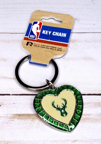 NBA Basketball Milwaukee Bucks Love Heart Shaped Metal Keychain BNWT Cover