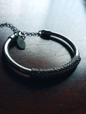 Женский серебряный браслет Guess со стразами  - Изображение 1 из 3