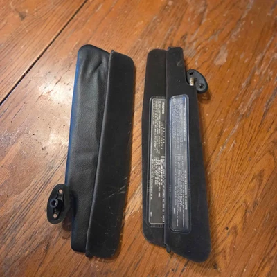 Par de parasoles izquierdo derecho Mazda Miata NA 1990-1997 OEM negro Foto 1 de 3