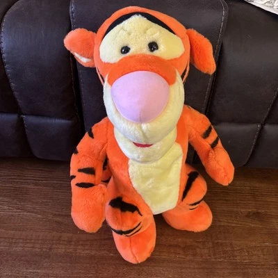 Peluche Mattel Disney 23" Grande Jumbo Standing Tigger Winnie Pooh Peluche Foto 1 de 4