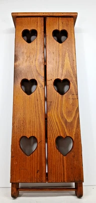 VINTAGE WOODEN HEART CUTOUT WALL 4 SHELF  W/ PEGS COTTAGECORE FREE SHIPPING - Image 1 of 4