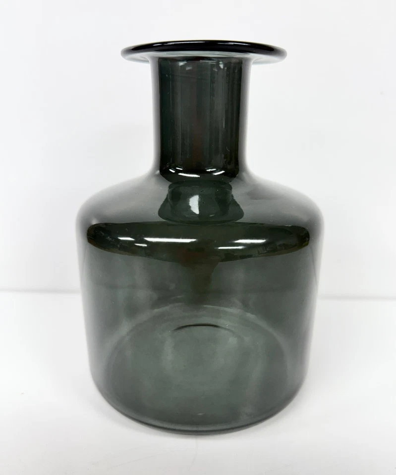 Jarrón botella vidrio arte gris humo oscuro IKEA PEPPARKORN 6 1/4" CMM mediados de siglo Foto 1 de 1