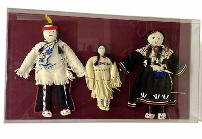 3 muñecas antiguas de cuero con cuentas indias sioux nativas americanas ORIGINAL VINTAGE Foto 1 de 4