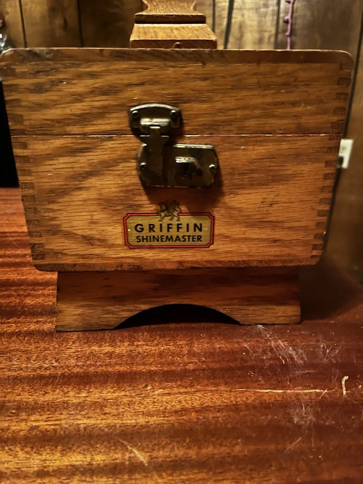 Caja de brillo de zapatos vintage roble grifo con reposapiés, incluye cepillos y cera Foto 1 de 4