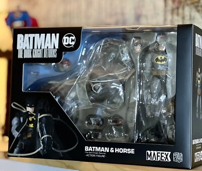 MAFEX BATMAN & HORSE (The Dark Knight Returns) No.205 JUGUETE MEDICOM Vendedor de EE. UU. Foto 1 de 4