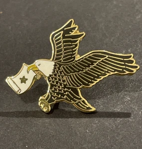 VTG Gold Tone Eagle In Flight Pin Brooch w/ White Paper Scroll & Star ~ Liberty - Picture 1 of 4