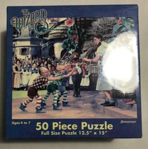 Der Zauberer von Oz 50 Stück Puzzle Dorothy & the Munchkins Pressman 12,5"x15" Neu - Bild 1 von 7