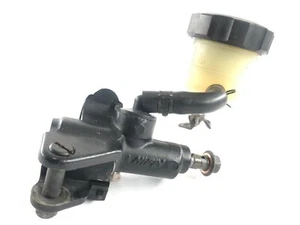 Yamaha YZF R6 RJ03 [2000] - Front brake pump - Picture 1 of 5